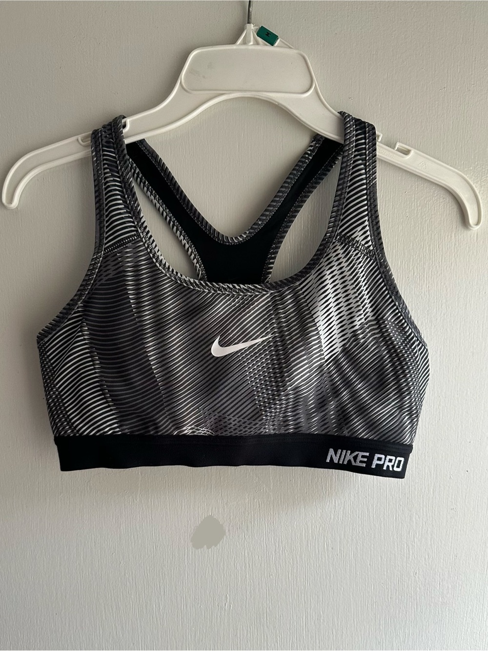 Nike Pro Dri-FIT Sports Bra Medium Gray/Black racerback